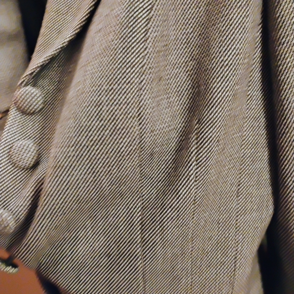 Two piece lined suit - Picture 6 of 7